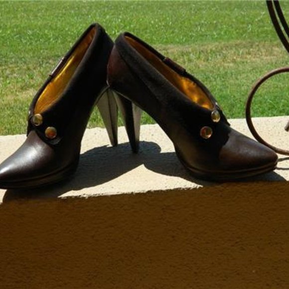 Naughty Monkey Brown Leather Shoe Boots w/Studs ,Size 7 w/box , EUC - Picture 3 of 14